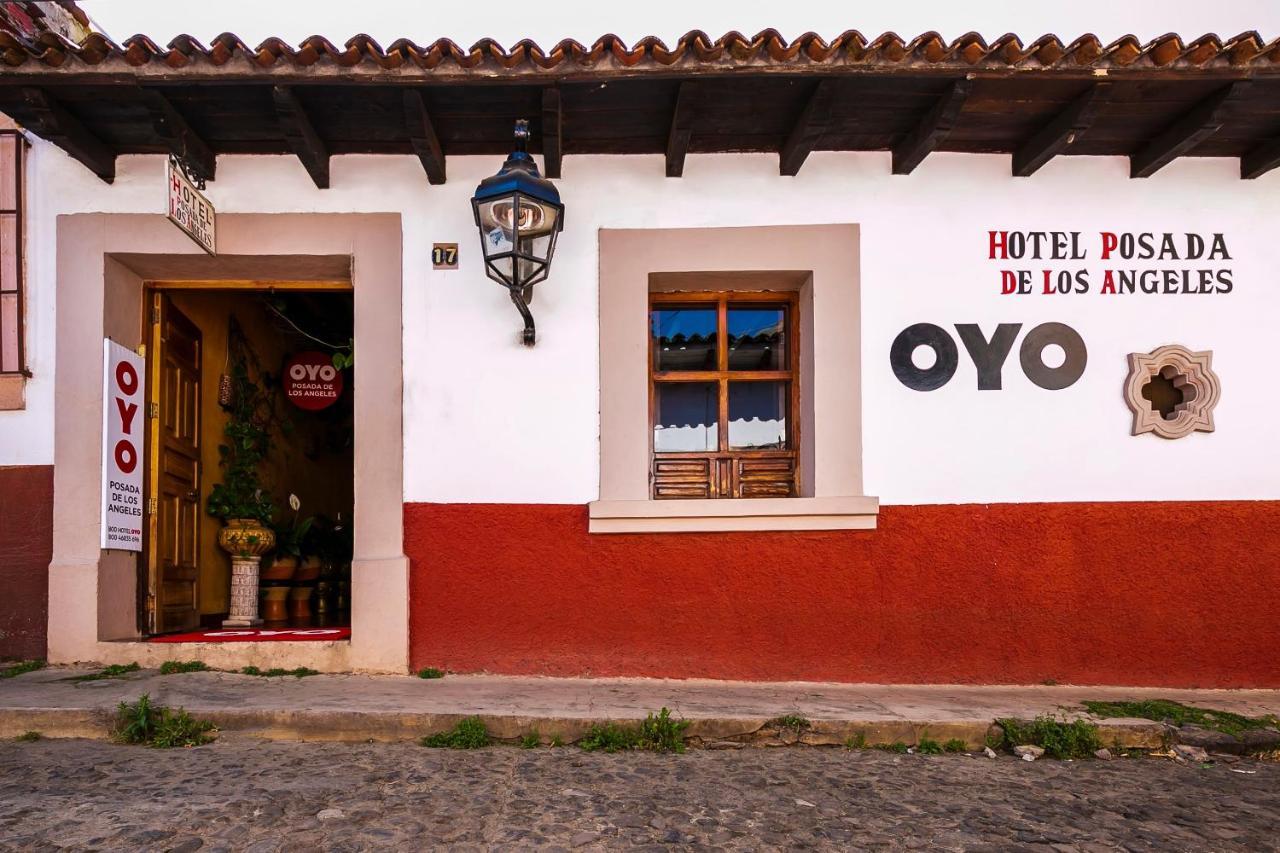 Отель Oyo Posada De Los Angeles, Пацкуаро Экстерьер фото