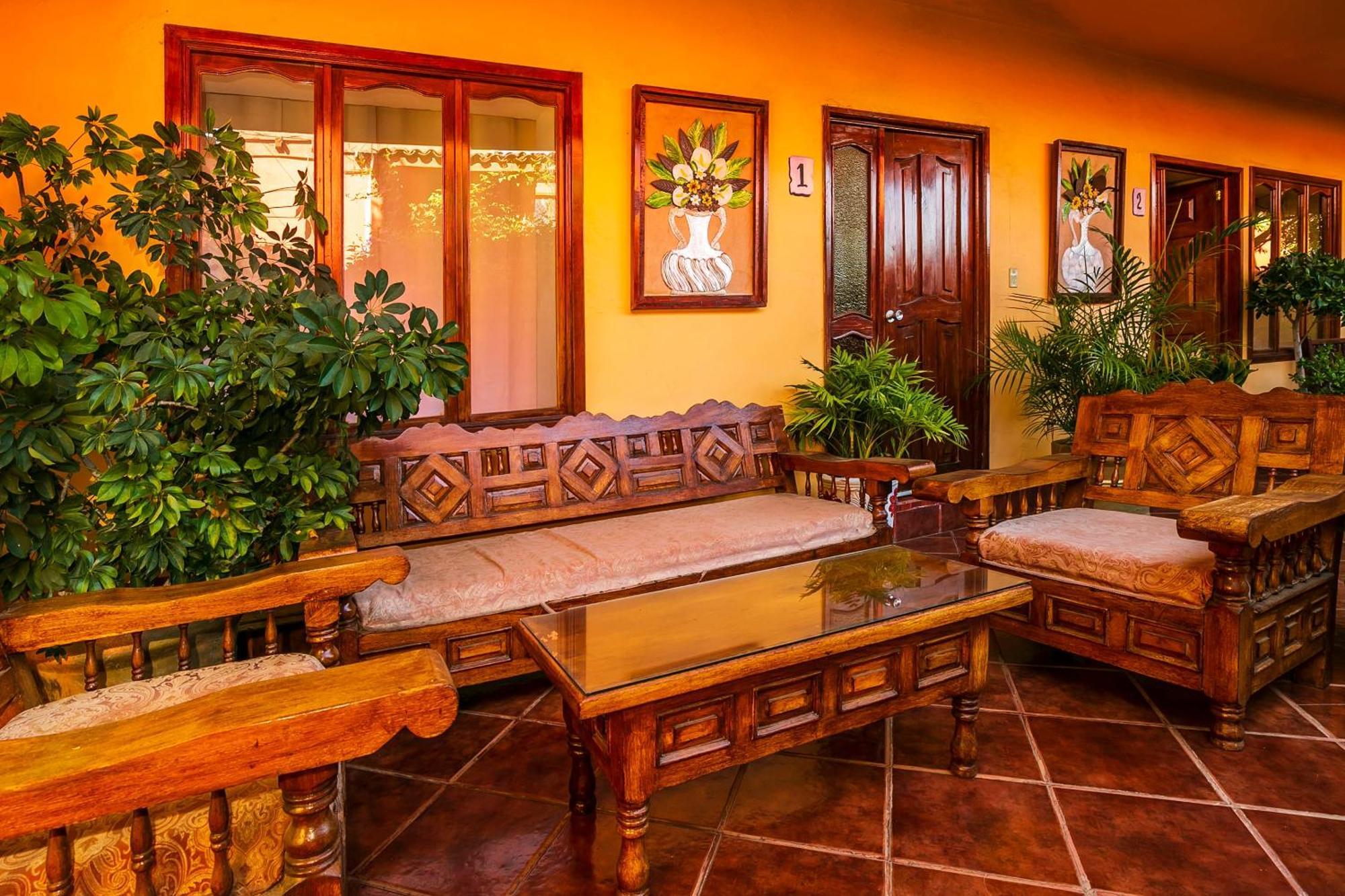 Oyo Posada De Los Angeles, Пацкуаро Экстерьер фото